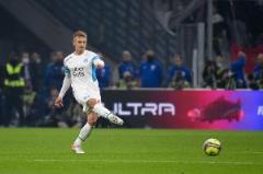 羅馬諾:科莫中場引援目標包括馬賽隆吉耶,佩羅內亦在考慮之列