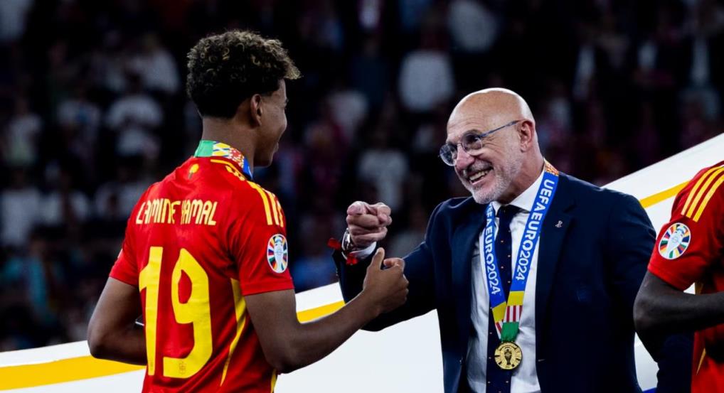 德拉富恩特:貢薩洛進入國家隊需有聯賽經驗,這不公平